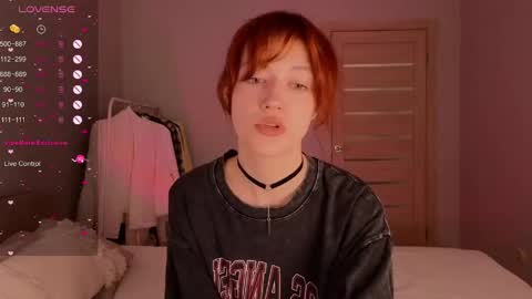Snapshot of silly___woman chatting on May 10, 2026, 9:47 am silly___woman online show from May 10, 2026, 9:47 am