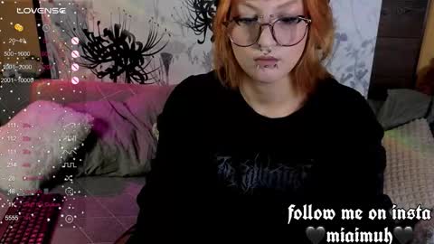 Mia online show from October 13, 2025, 5:51 am