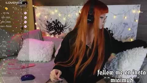 Mia online show from November 16, 2025, 11:10 pm