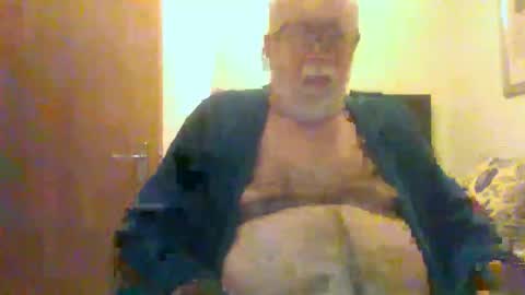 sillyoldman45221063 online show from April 4, 2026, 8:50 pm