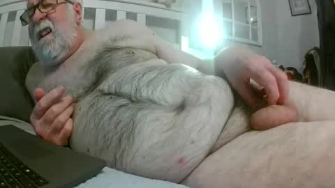 sillyoldman45221063 online show from April 8, 2026, 12:43 am