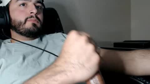 Snapshot of silva1018 chatting on October 25, 2025, 5:48 am Alvaro online show from October 25, 2025, 5:48 am