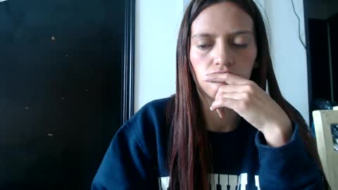 Snapshot of silvanaroberts_ chatting on June 17, 2026, 5:03 pm Rouse online show from June 17, 2026, 5:03 pm