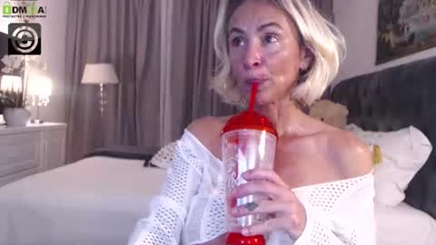 Snapshot of silver_miss chatting on June 12, 2026, 6:18 pm Silver ok online show from June 12, 2026, 6:18 pm