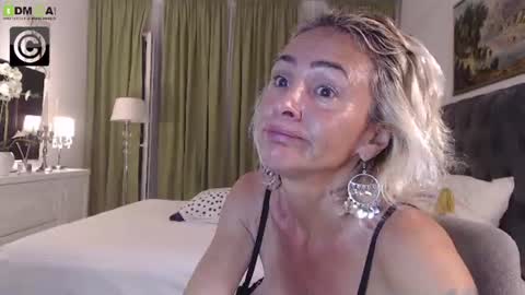 Snapshot of silver_miss chatting on July 1, 2026, 7:13 pm Silver ok online show from July 1, 2026, 7:13 pm