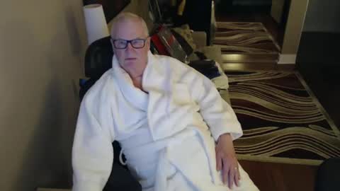 silverfox online show from February 9, 2025, 7:05 am