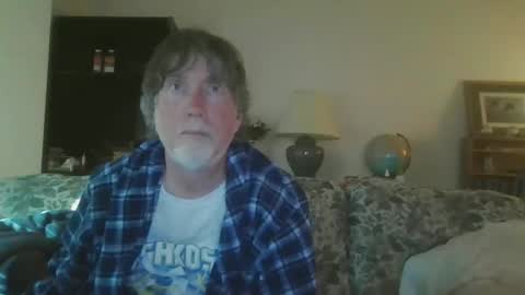 Snapshot of silverfunfox chatting on May 24, 2026, 11:43 pm silverfunfox online show from May 24, 2026, 11:43 pm