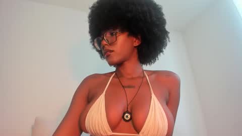 Snapshot of silverosequeen chatting on March 16, 2026, 2:21 pm silverosequeen online show from March 16, 2026, 2:21 pm