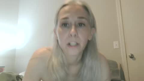 Snapshot of silversuccubus chatting on September 28, 2025, 2:22 pm silversuccubus online show from September 28, 2025, 2:22 pm