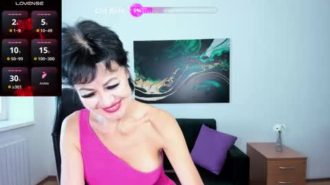 Silvia Wallec online show from September 19, 2025, 5:42 am