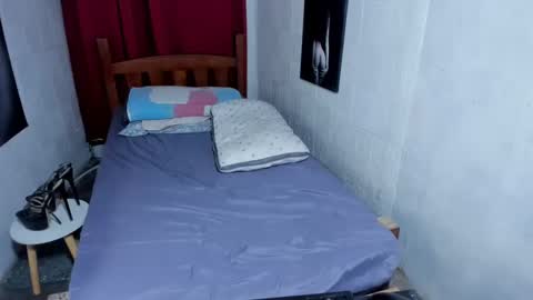 Snapshot of silviahotline911 chatting on February 15, 2025, 4:45 pm Path online show from February 15, 2025, 4:45 pm