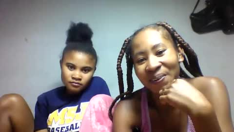 Snapshot of simirna98 chatting on June 3, 2026, 9:09 pm simirna98 online show from June 3, 2026, 9:09 pm