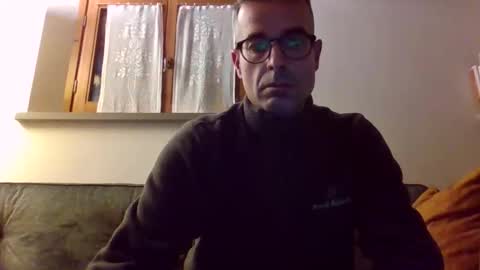 Snapshot of simmeturbate chatting on December 14, 2025, 9:30 pm Italiandaddyitalydickassbottomassholecomshowmasturbatenudeboyitalyatleticcutemuscolarhardcockdickboy online show from December 14, 2025, 9:30 pm