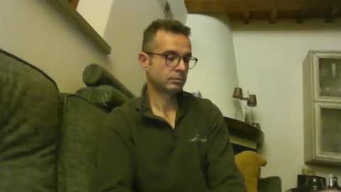 Snapshot of simmeturbate chatting on December 23, 2025, 3:37 am Italiandaddyitalydickassbottomassholecomshowmasturbatenudeboyitalyatleticcutemuscolarhardcockdickboy online show from December 23, 2025, 3:37 am