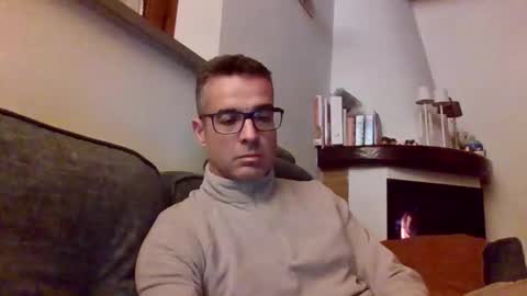 Snapshot of simmeturbate chatting on February 24, 2026, 10:30 pm Italiandaddyitalydickassbottomassholecomshowmasturbatenudeboyitalyatleticcutemuscolarhardcockdickboy online show from February 24, 2026, 10:30 pm