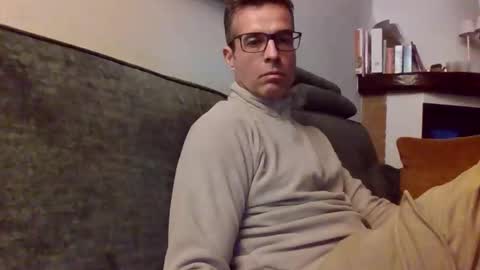 Snapshot of simmeturbate chatting on March 31, 2026, 9:37 pm Italiandaddyitalydickassbottomassholecomshowmasturbatenudeboyitalyatleticcutemuscolarhardcockdickboy online show from March 31, 2026, 9:37 pm