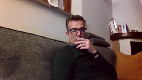 Snapshot of simmeturbate chatting on April 7, 2026, 9:15 pm Italiandaddyitalydickassbottomassholecomshowmasturbatenudeboyitalyatleticcutemuscolarhardcockdickboy online show from April 7, 2026, 9:15 pm