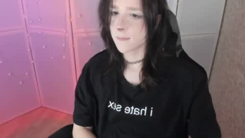 Snapshot of simochka_ chatting on May 11, 2026, 4:04 pm Simochka online show from May 11, 2026, 4:04 pm