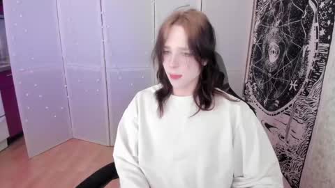Snapshot of simochka_ chatting on June 2, 2026, 6:04 am Simochka online show from June 2, 2026, 6:04 am