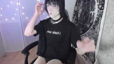 Snapshot of simochka_ chatting on August 3, 2026, 6:33 pm Simochka online show from August 3, 2026, 6:33 pm