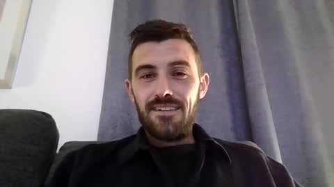 simomoliver online show from November 19, 2025, 6:30 pm