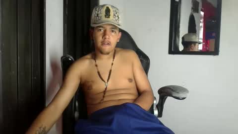 Snapshot of simon222_hot chatting on April 2, 2026, 5:54 pm simonxxl online show from April 2, 2026, 5:54 pm