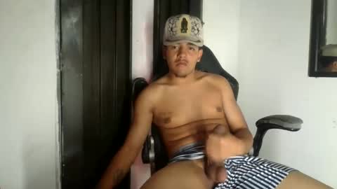 Snapshot of simon222_hot chatting on April 4, 2026, 4:26 pm simonxxl online show from April 4, 2026, 4:26 pm