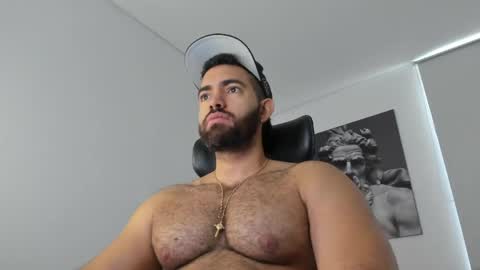 simon_leon01 online show from April 18, 2026, 11:36 am
