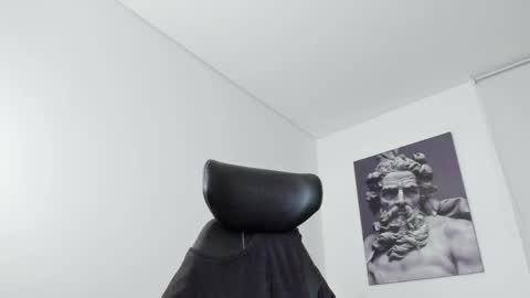 simon_leon01 online show from April 24, 2026, 1:19 am