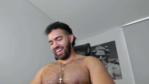 simon_leon01 online show from April 27, 2026, 9:24 pm