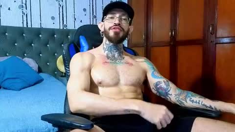 Snapshot of simon_rz chatting on June 6, 2026, 12:10 pm Simon online show from June 6, 2026, 12:10 pm