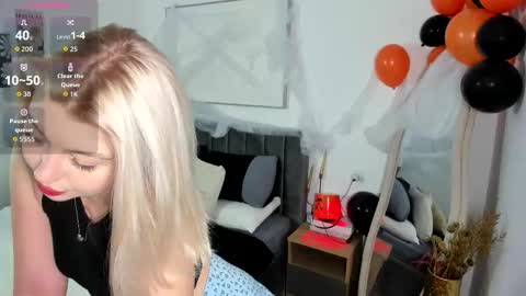 SimonaGerry online show from November 3, 2025, 4:36 am