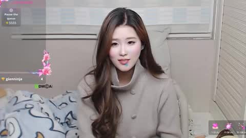 simonastephanie online show from November 25, 2025, 3:01 pm