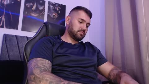 Snapshot of simonbeck chatting on December 2, 2024, 10:01 pm Simon online show from December 2, 2024, 10:01 pm