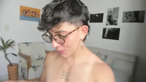 Snapshot of simone_4201 chatting on December 28, 2024, 4:09 pm Sim. online show from December 28, 2024, 4:09 pm