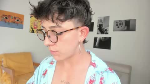 Snapshot of simone_4201 chatting on January 21, 2025, 8:54 pm Sim. online show from January 21, 2025, 8:54 pm