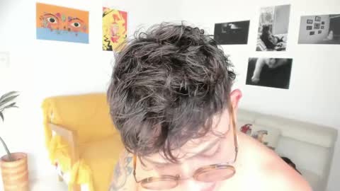 Snapshot of simone_4201 chatting on January 23, 2025, 8:35 pm Sim. online show from January 23, 2025, 8:35 pm