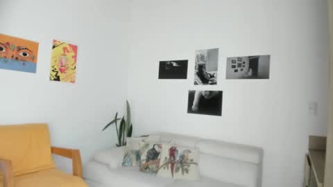 Snapshot of simone_4201 chatting on January 31, 2025, 7:40 pm Sim. online show from January 31, 2025, 7:40 pm