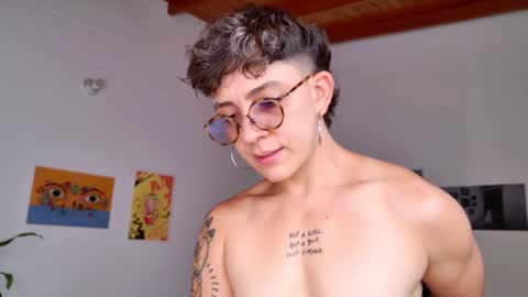 Snapshot of simone_4201 chatting on February 21, 2025, 9:11 pm Sim. online show from February 21, 2025, 9:11 pm