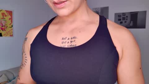 Snapshot of simone_4201 chatting on November 22, 2025, 7:35 pm Sim. online show from November 22, 2025, 7:35 pm