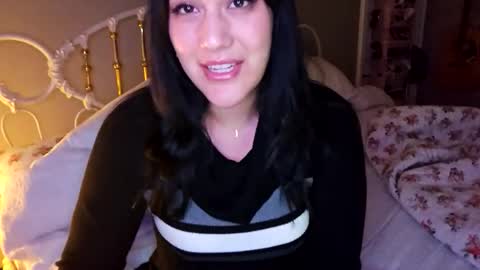 Snapshot of simonesighren chatting on December 14, 2025, 7:47 am simonesighren online show from December 14, 2025, 7:47 am