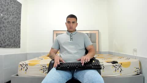 Snapshot of simonkeler chatting on May 13, 2026, 11:11 pm SIMON KELER online show from May 13, 2026, 11:11 pm
