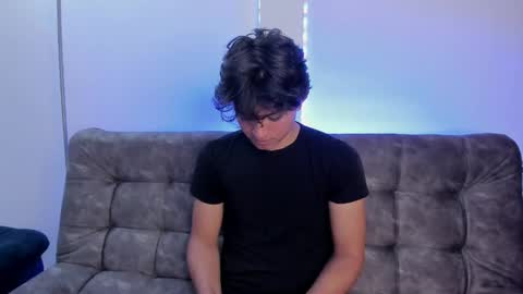Snapshot of simonlambert__ chatting on January 27, 2025, 7:24 pm Simon online show from January 27, 2025, 7:24 pm