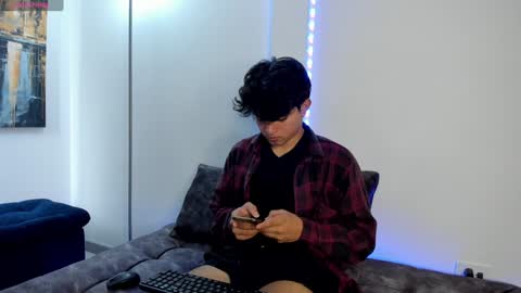 Snapshot of simonlambert__ chatting on February 1, 2025, 1:09 pm Simon online show from February 1, 2025, 1:09 pm