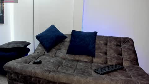 Snapshot of simonlambert__ chatting on February 5, 2025, 4:47 pm Simon online show from February 5, 2025, 4:47 pm