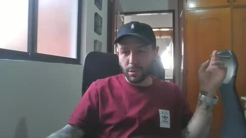Snapshot of simonm777 chatting on November 5, 2025, 7:03 pm simonm777 online show from November 5, 2025, 7:03 pm