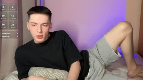 Snapshot of simonsweett chatting on March 31, 2026, 11:05 pm Simon online show from March 31, 2026, 11:05 pm