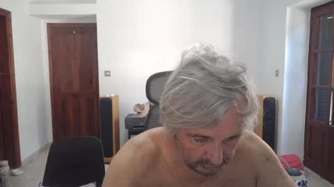 Snapshot of simonthenudist chatting on July 29, 2026, 6:33 am Simon online show from July 29, 2026, 6:33 am