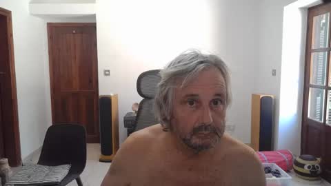 Snapshot of simonthenudist chatting on August 2, 2026, 8:46 am Simon online show from August 2, 2026, 8:46 am