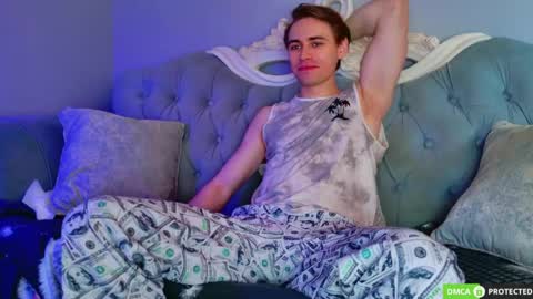 Snapshot of simonwarner chatting on June 8, 2026, 3:29 am Simon online show from June 8, 2026, 3:29 am